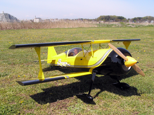 ハイペリオンPITTS-PYTHON-70 搭乗員