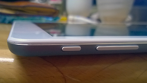 Teclast X98 Air 薄さ