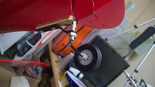 GEEBEE R3 EPO 尾ソリ改修