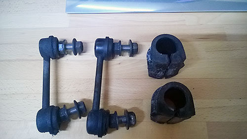 取り外したスタビリンク＆ブッシュ