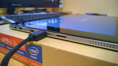 Chuwi Hibook Pro 外部接続ポート