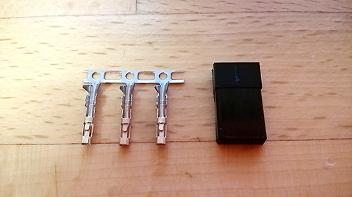 サーボコネクター