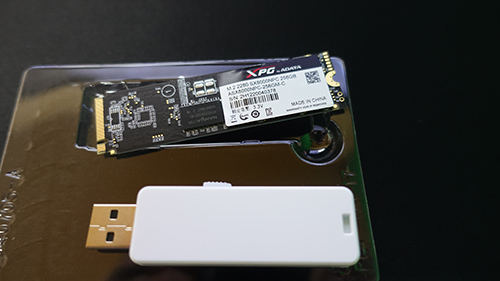 ADATA ASX8000NPC-256GM-C 裏面