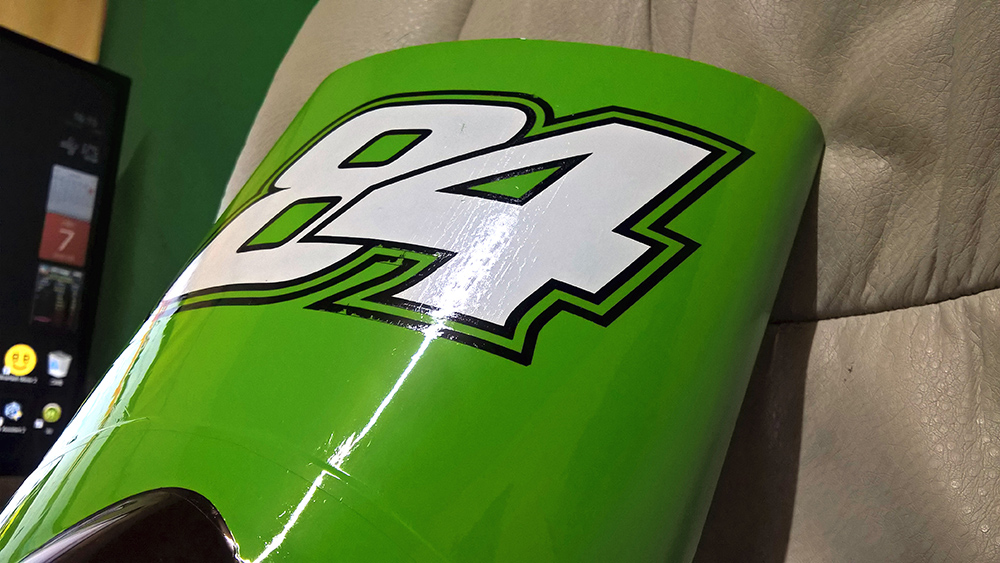 EDGE540V3 78″ デカール