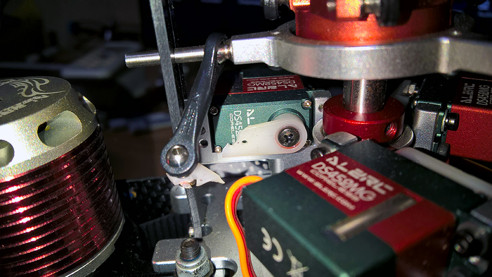 ALZRC Devil 380 サーボホーン折れ