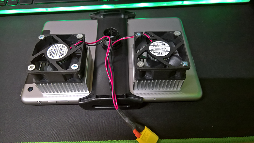 iPad mini + ヒートシンク + ファン